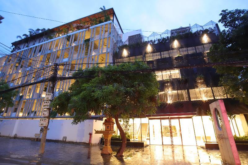 Baitong Hotel & Resort Phnom Pen Exterior foto